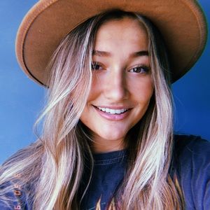 Meet your Posher, Jenna